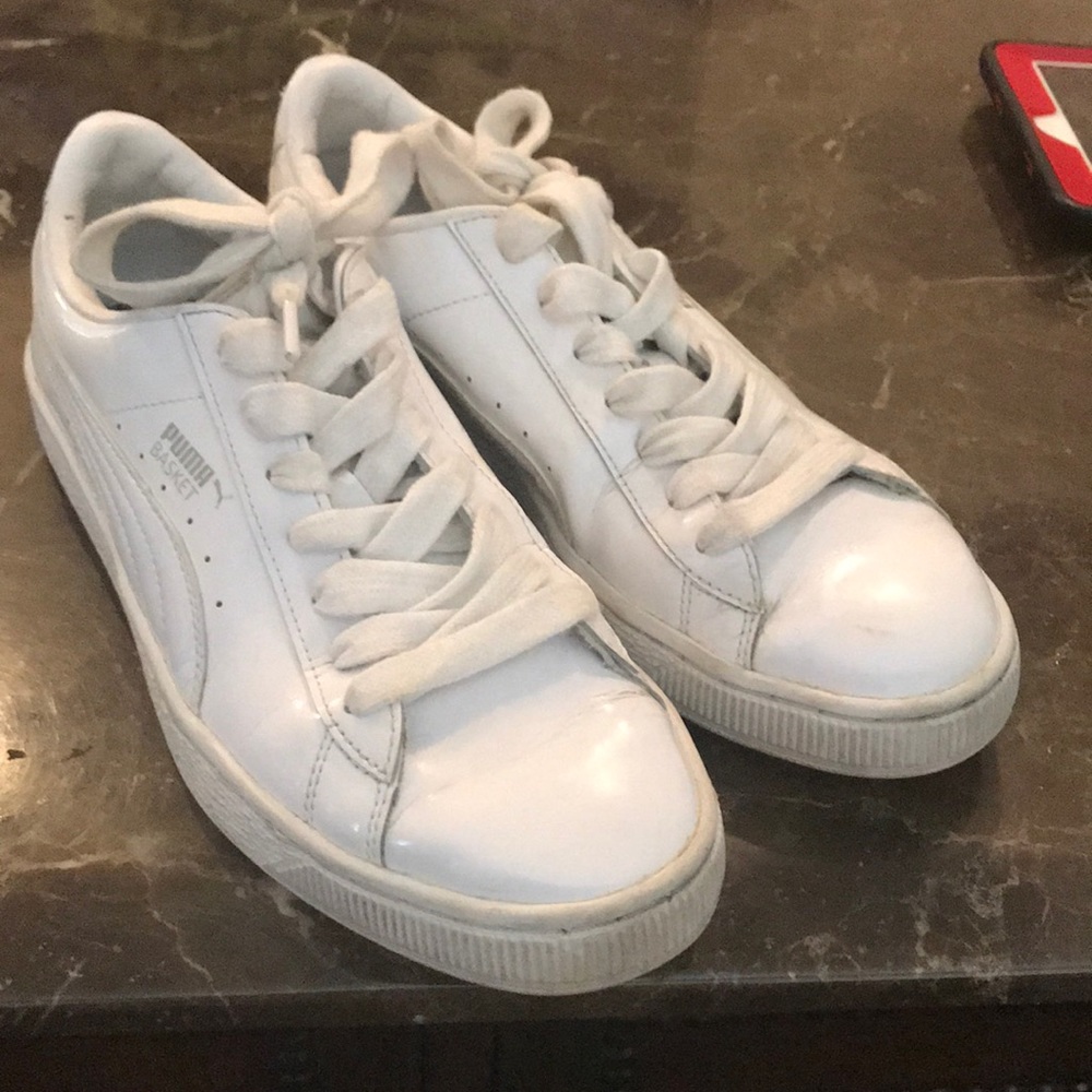 White Pumas